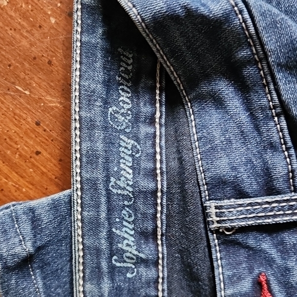 Guess 'Sophie' skinny bootcut jeans - Picture 2 of 4